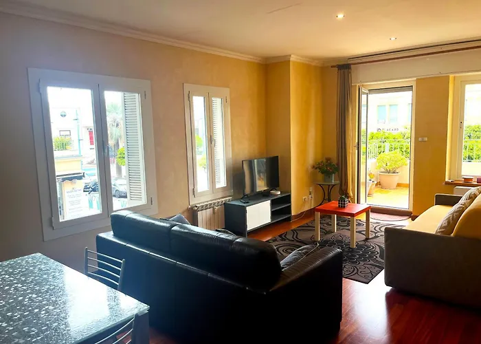 Maison Ausonia - Centre-ville, Proche Mer, Terrasse شقة مينتون